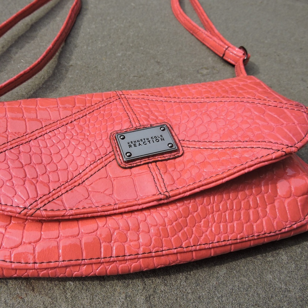 Kenneth Cole Reaction Crossbody Bag